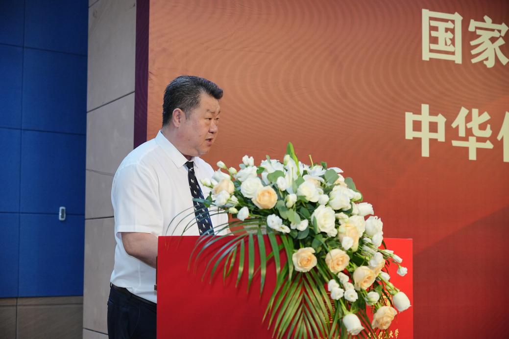 图2 伟德BV官网党委副书记、经理孙波主持讲话，例1